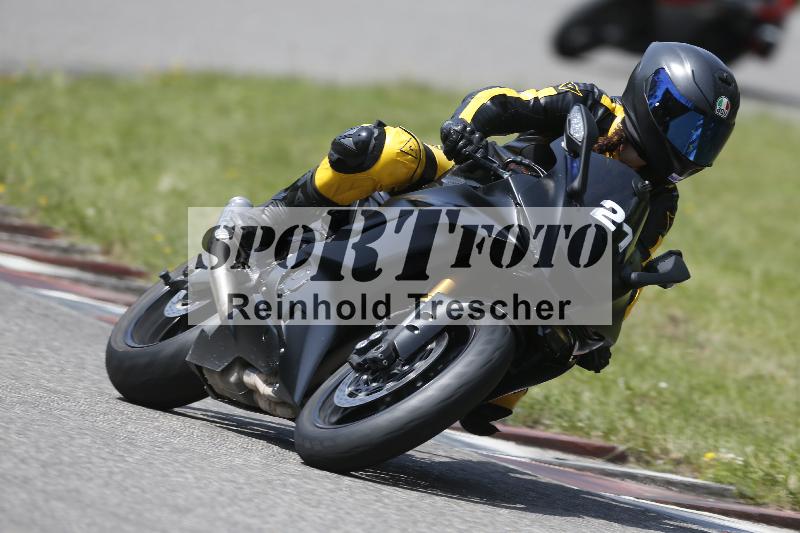 /27 12.06.2025 Ducati Schweiz Trackday Warmup  ADR/blau-bleu/21